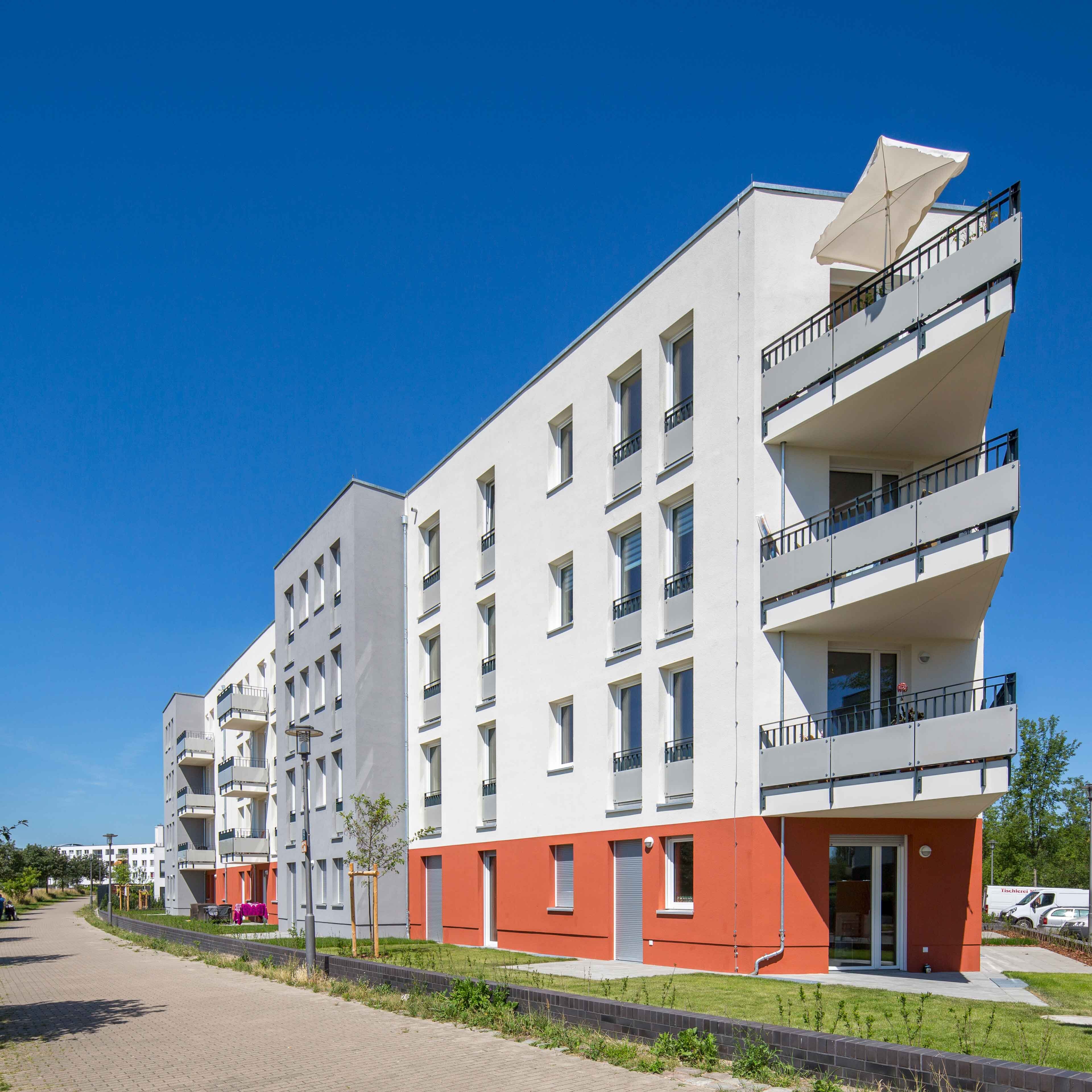 Straßenansicht degewo-Neubau Elly-Heuss-Knapp-Straße 50.