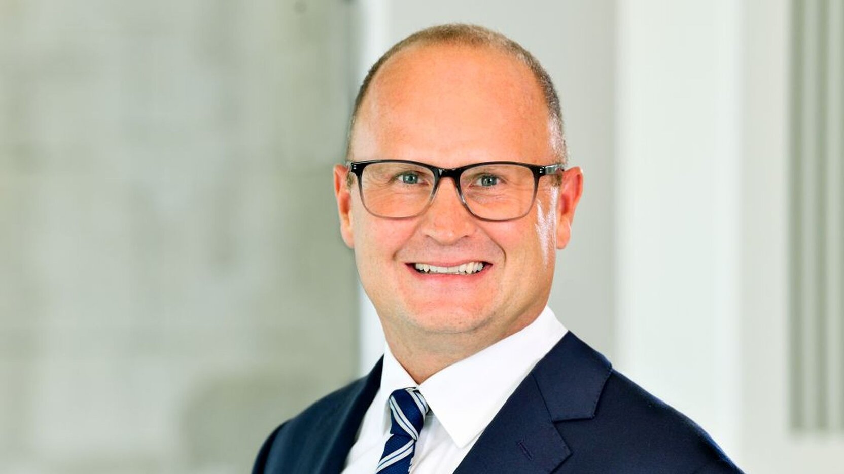 Porträtfoto degewo-Vorstandsmitglied Pascal Atzert.