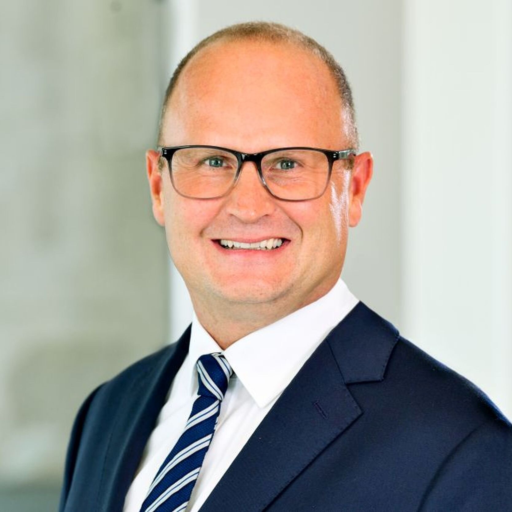 Porträtfoto degewo-Vorstandsmitglied Pascal Atzert.