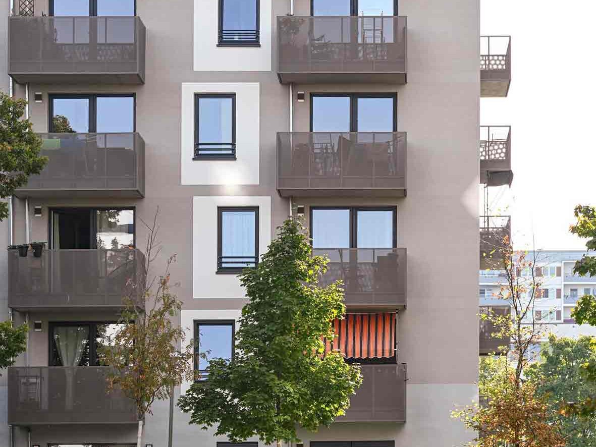 Außenansicht degewo-Neubau Max-Herrmann-Straße 14: Rückseite.