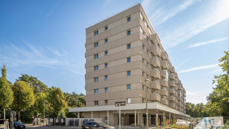 Außenansicht des Neubaus in der Salvador-Allende-Strasse. 