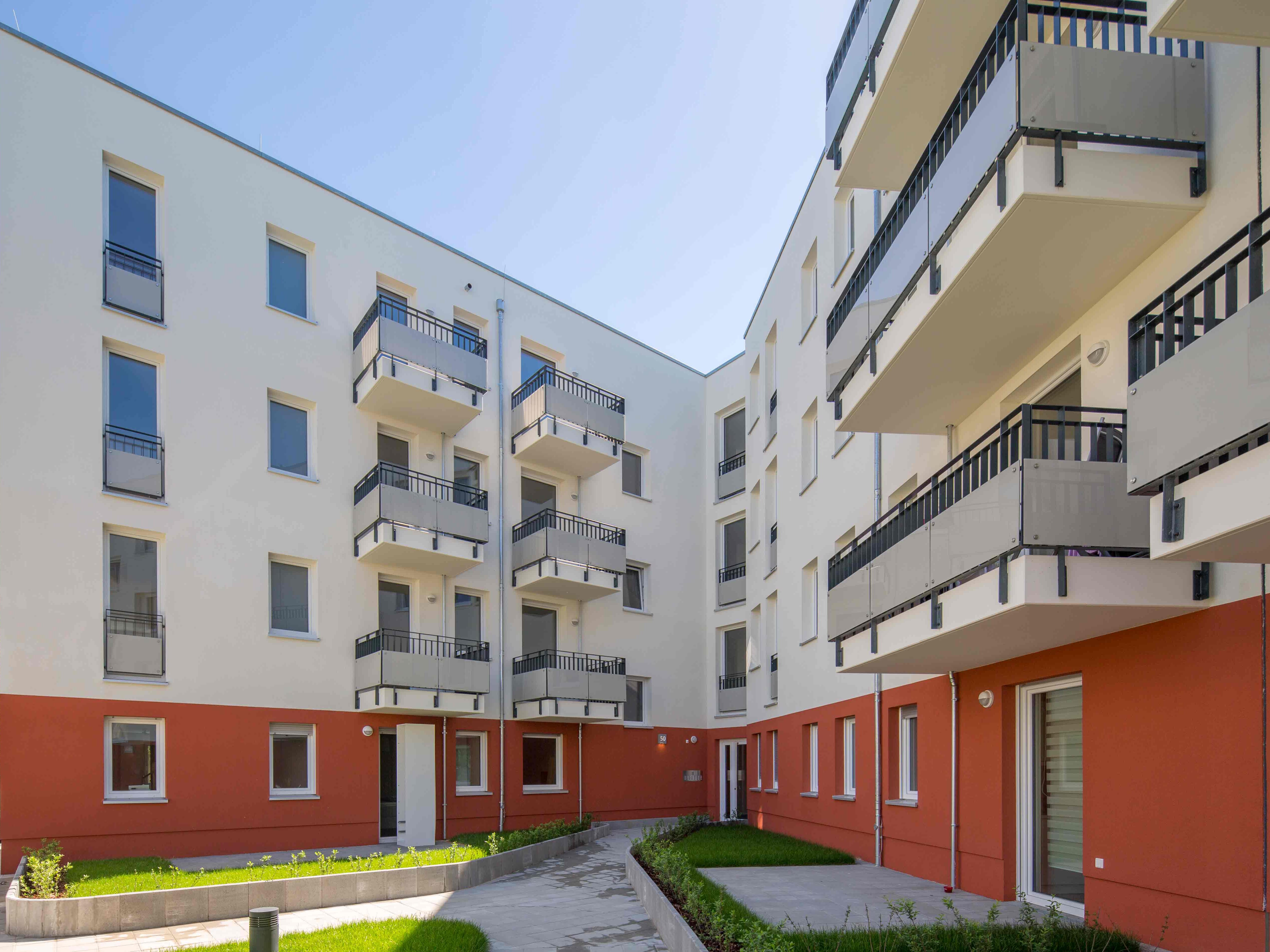 Außenansicht Eingangsbereich degewo-Neubau Elly-Heuss-Knapp-Straße 50.