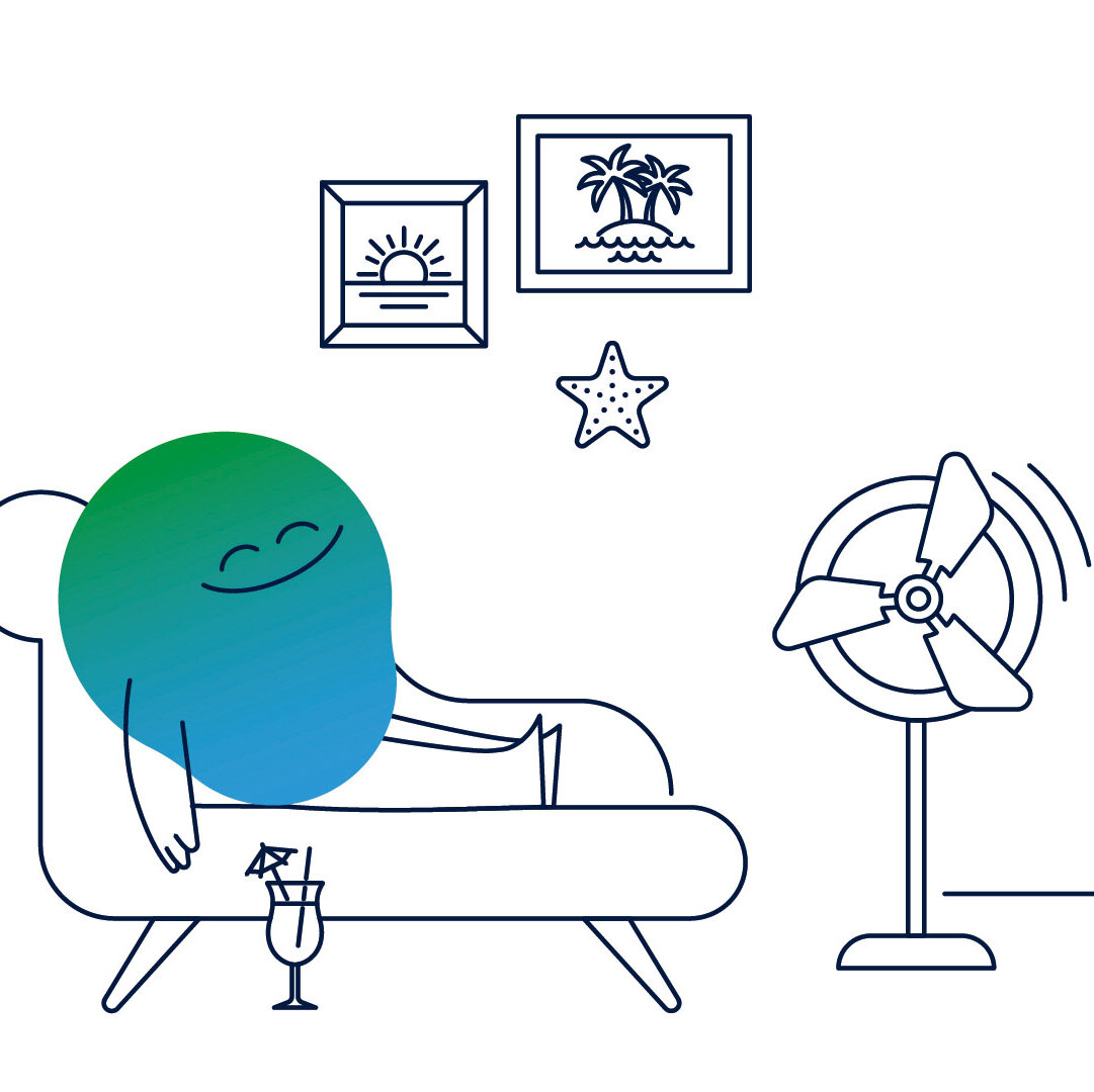 Illustration der Erklärfigur Kalle. Er liegt auf einem Sofa, hat ein Getränk vor ihm auf dem Boden. Ein Ventilator bläst ihm kühle Luft ins Gesicht. Durch das Fenster scheint die Sonne.