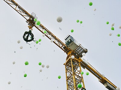 Richtfest auf einer degewo-Baustelle