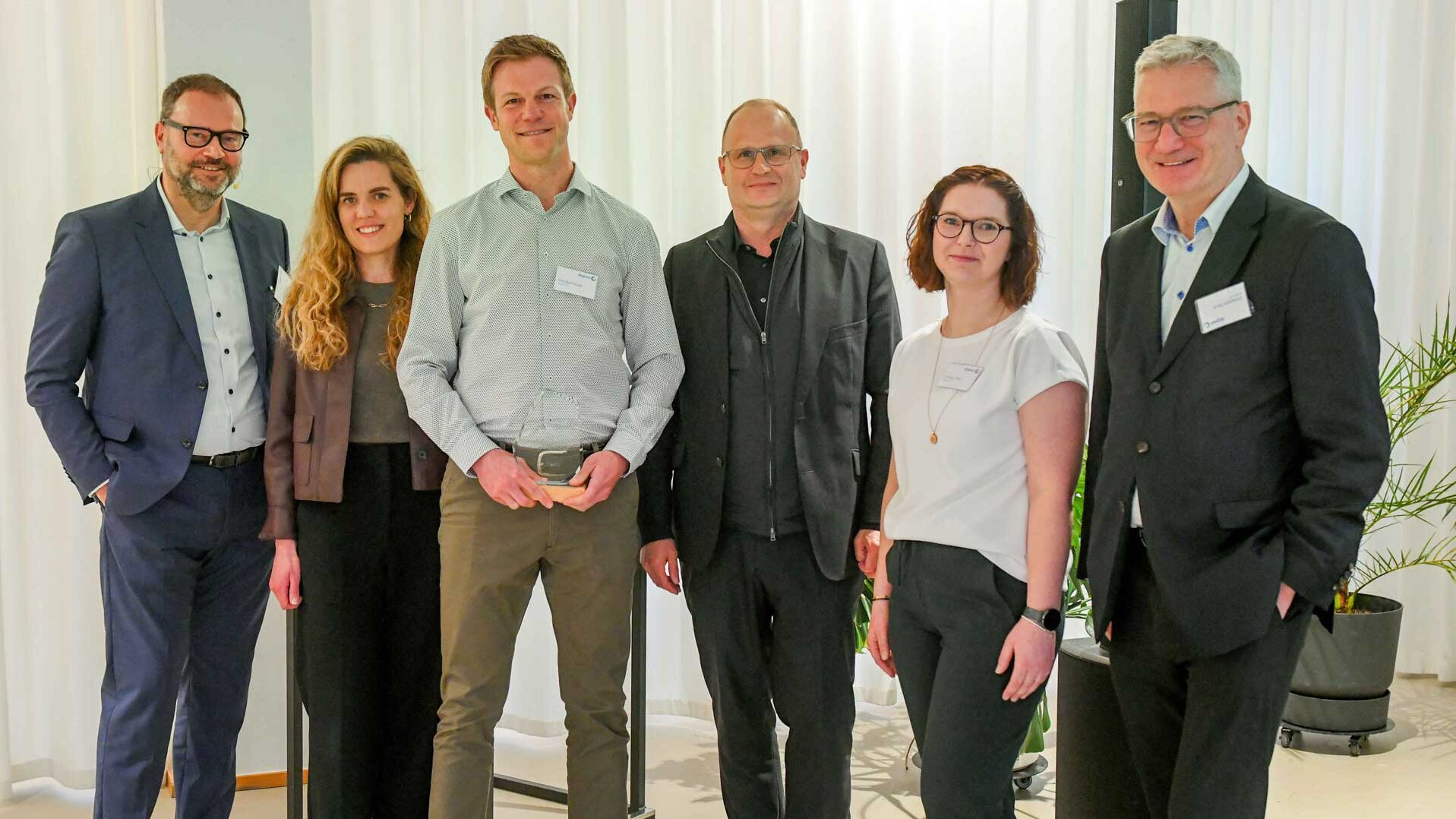 Gruppenaufnahme degewo Vorstand, netzwerk und der Gewinner Enercity