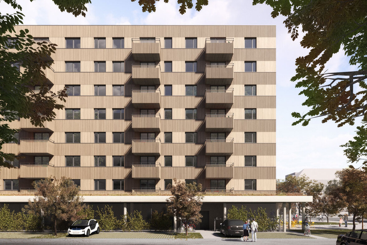 Visualisierung eines modernen, mehrgeschossigen Wohngebäudes mit vertikaler Holzfassade und vorspringenden Balkonen. Vor dem Gebäude befinden sich Bäume, parkende Autos und Fahrräder. Im Erdgeschoss ist eine offene Durchfahrt mit Stützen zu sehen.
