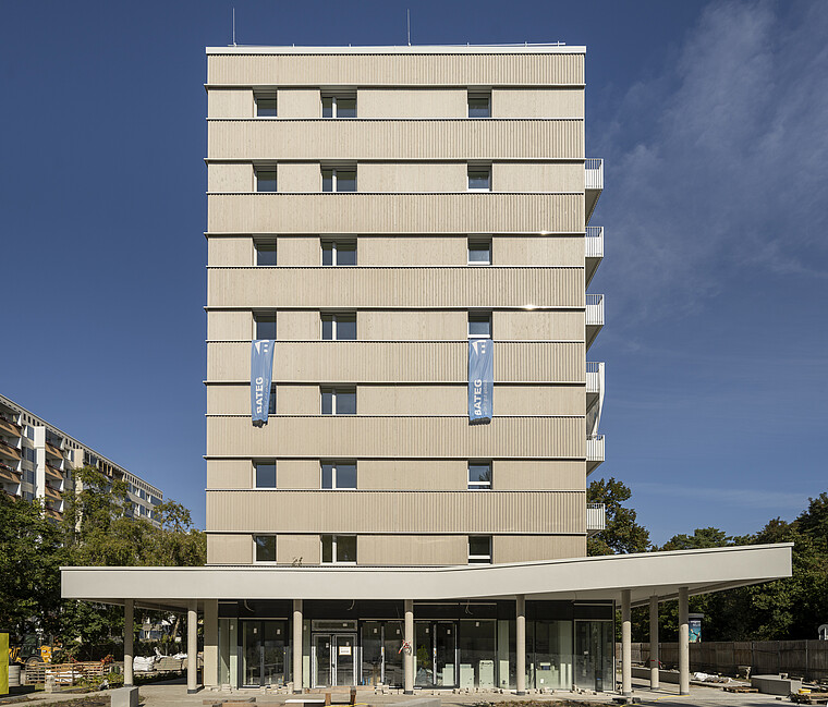 Seitliche Ansicht Klimahaus degewo Neubau Salvador-Allende-Straße