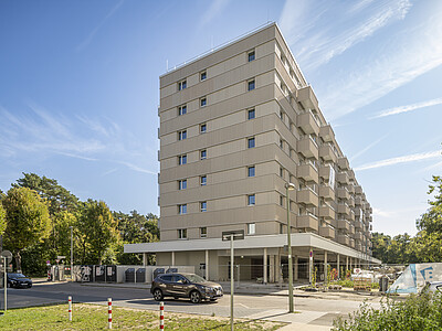 Seitliche Ansicht Klimahaus degewo Neubau Salvador-Allende-Straße