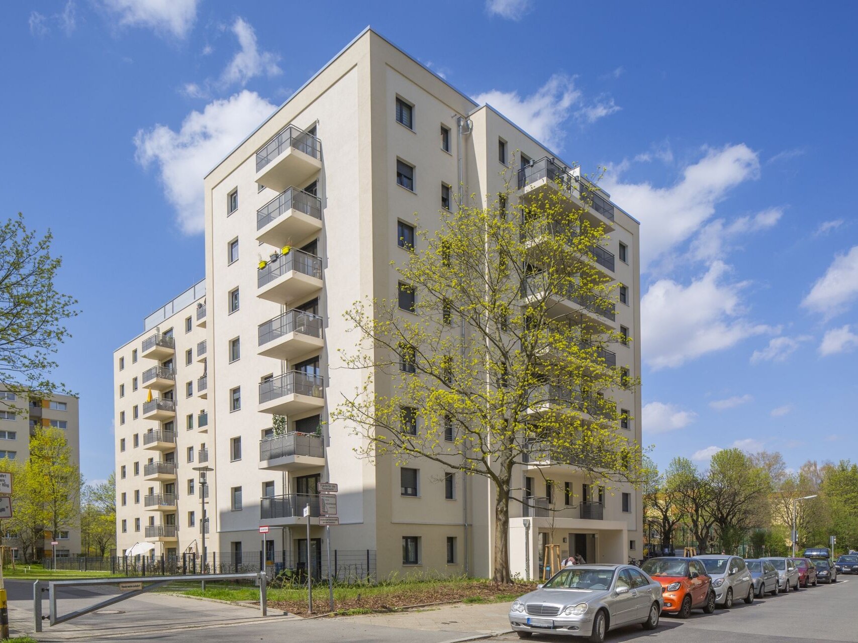 Straßenansicht degewo-Neubau Tirschenreuther Straße 8 und 8A.