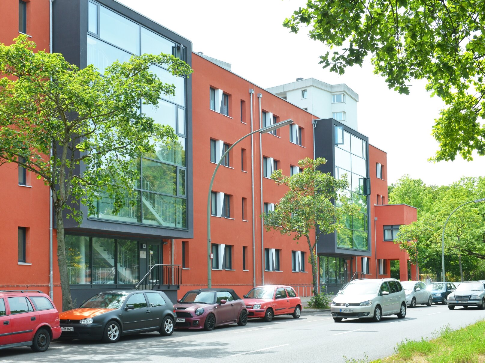 Straßenansicht degewo-Neubau Agnes-Straub-Weg 2a.
