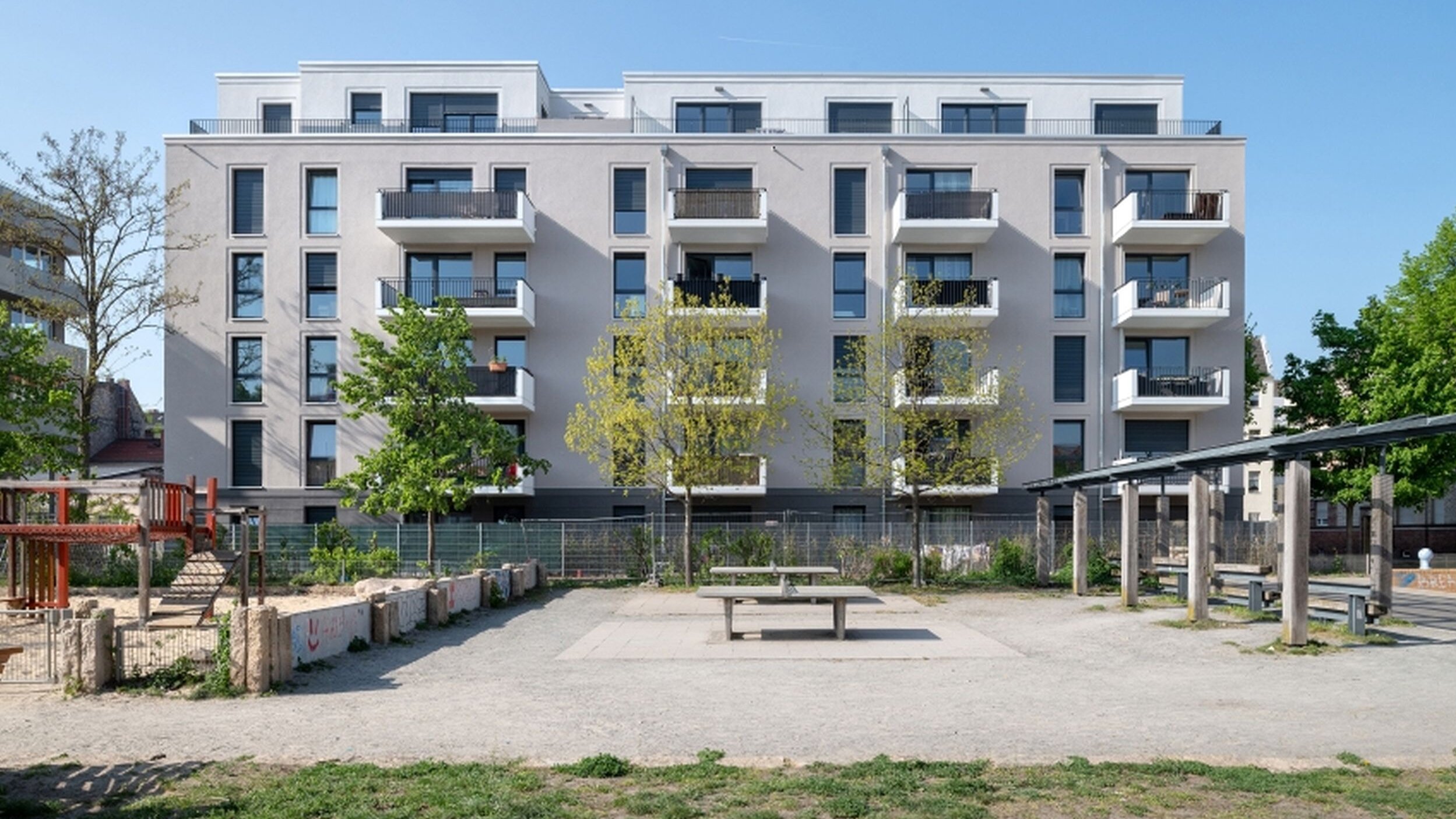 Außenansicht Hofseite degewo-Neubau Bendastra0e 11 C.