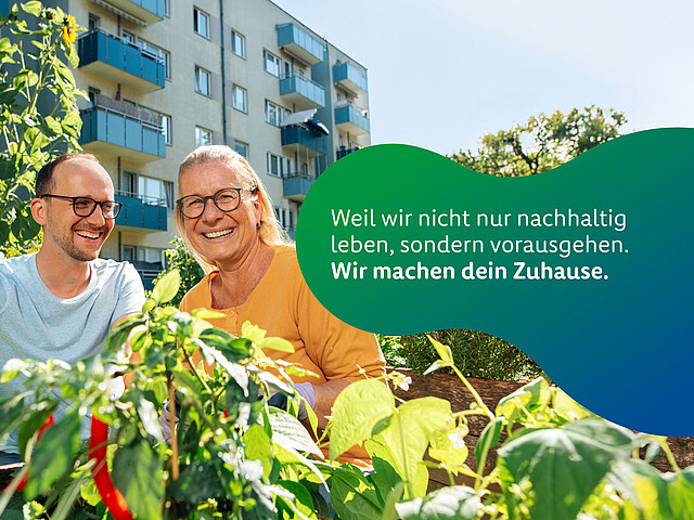 Motiv der Kampagne mit zwei Mietenden, die im Gemeinschaftsgarten sind. 