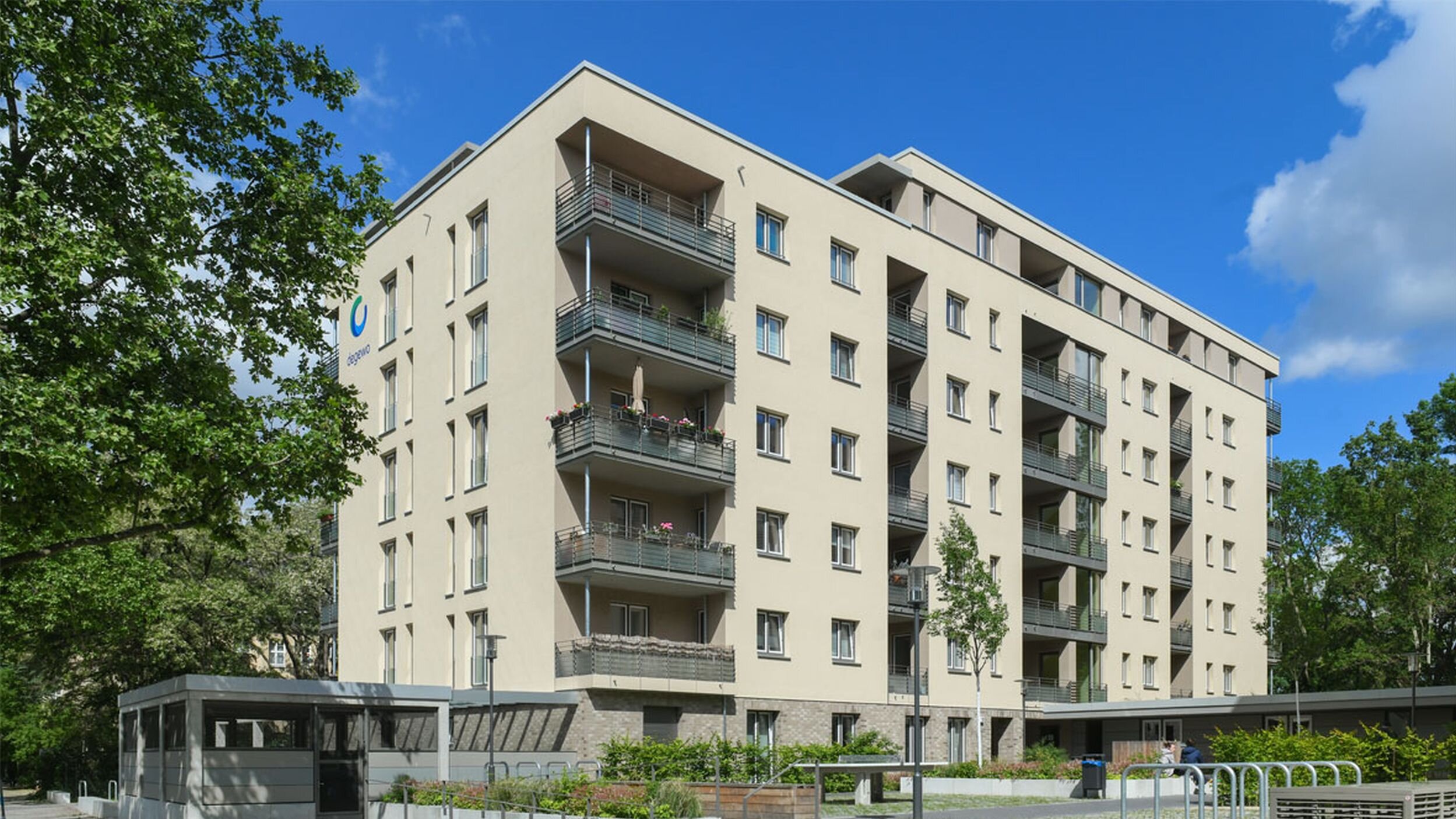 Außenansicht Hofseite degewo-Neubau Pulsstraße 13 bis 15.