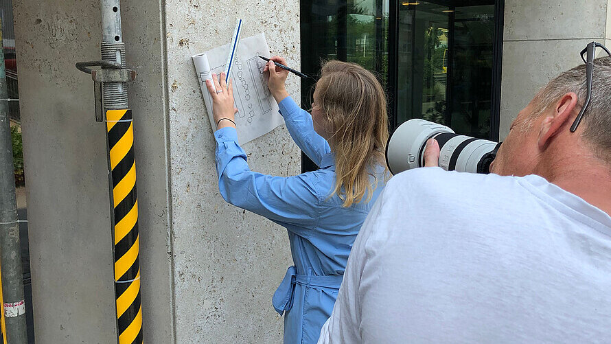 Architektin bei der Arbeit