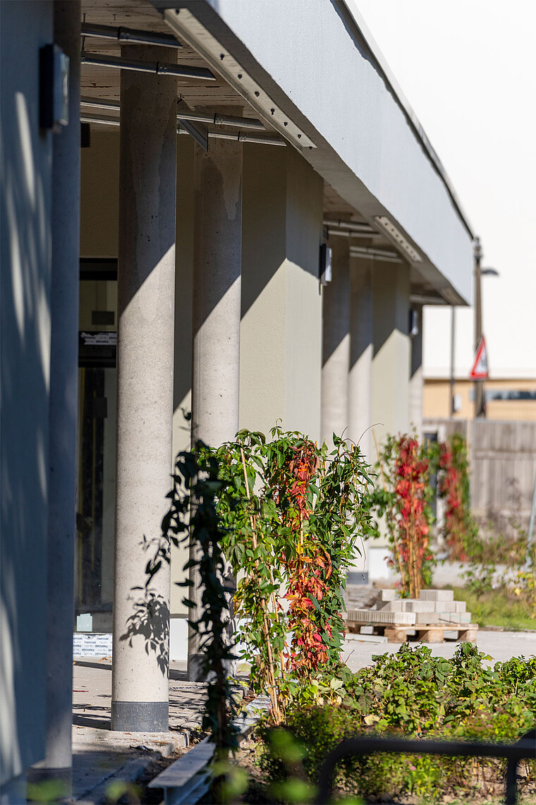 Säulen Klimahaus degewo Neubau Salvador-Allende-Straße