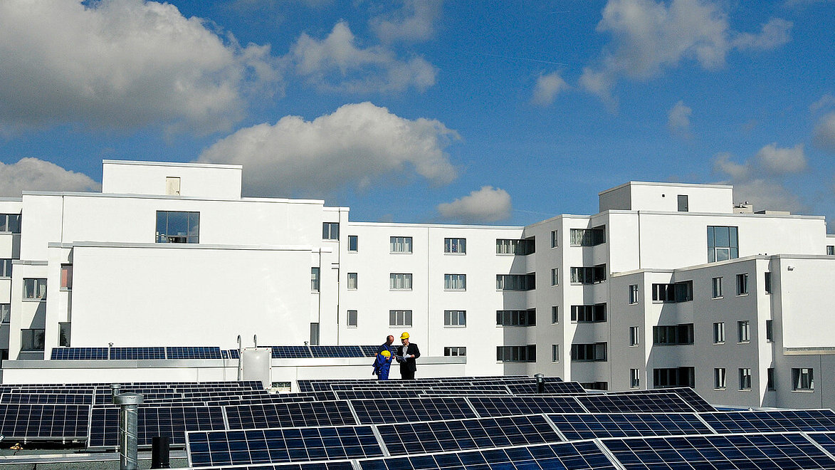 Photovoltaikanlage auf dem Dach des Feuchtwangerweg in der Gropiusstadt