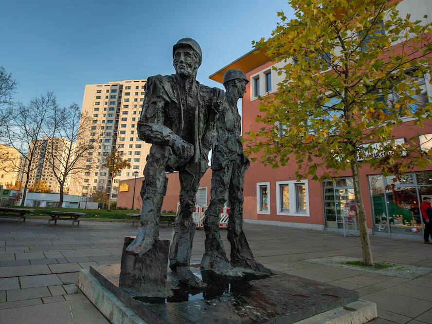 Denkmal der „Erbauer Marzahns"