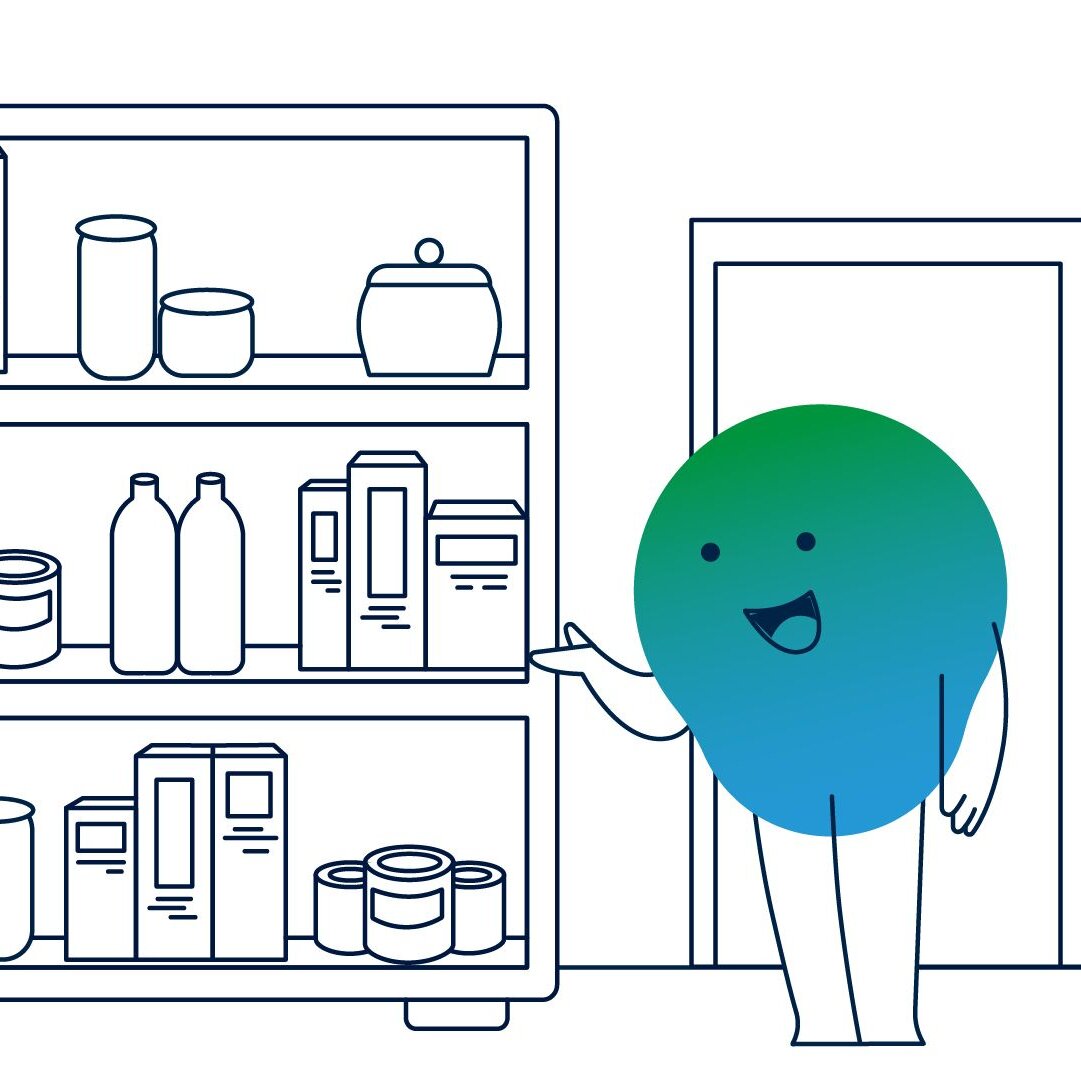 Illustration der degewo-Erklärfigur Kalle zum Thema Vorkehrungen für den Katastrophenfall. Zu sehen ist Kalle vor einer gut gefüllten Vorratskammer.