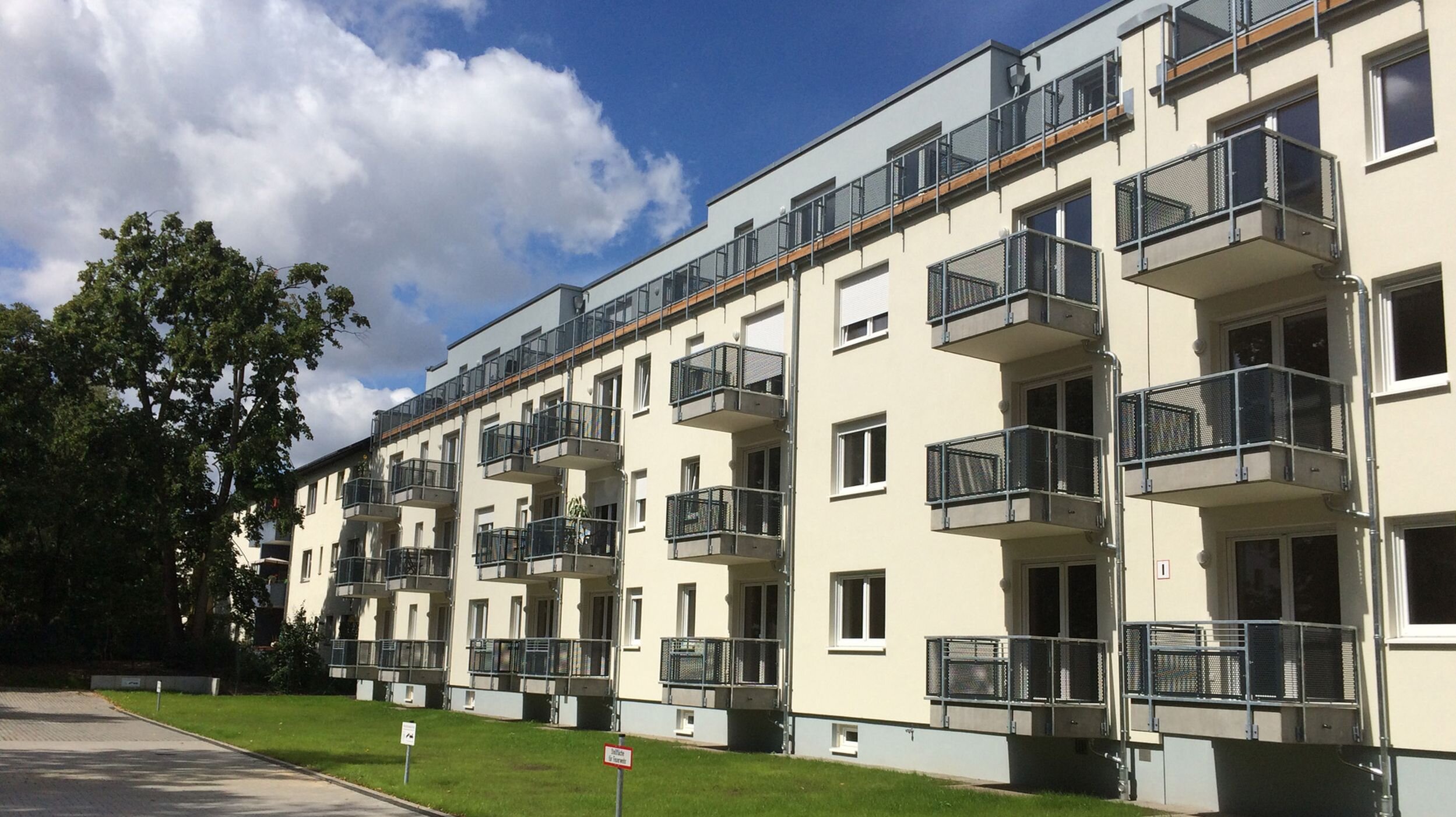 Außenansicht Hofseite degewo-Neubau Kaiser-Wilhelm-Straße 103 bis 107.