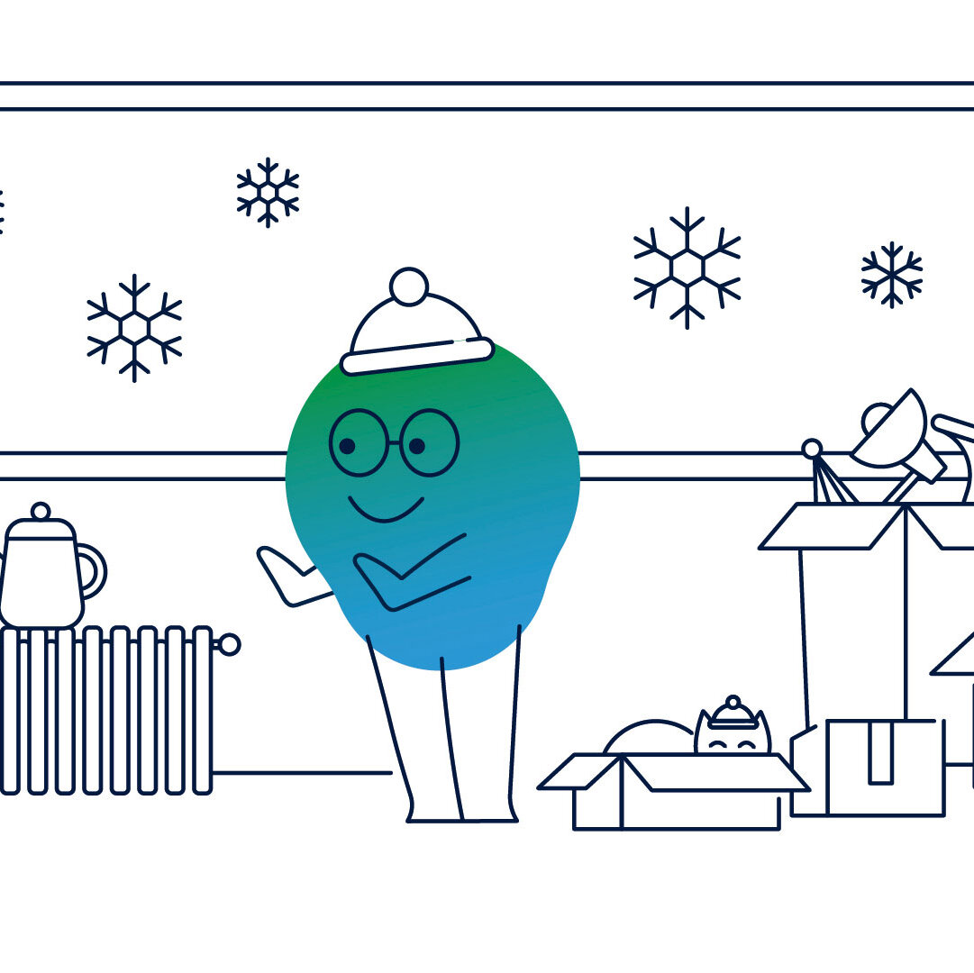 Illustration der Erklärfigur Kalle. Er steht in einem Zimmer, an dem Fenster sind Eisflocken zu sehen. Auf dem Boden stehen Umzugskartons. Auf der Heizung steht eine Kanne Kaffee.