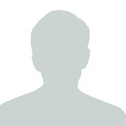 Silhouette eines Mannes in grau weiß.