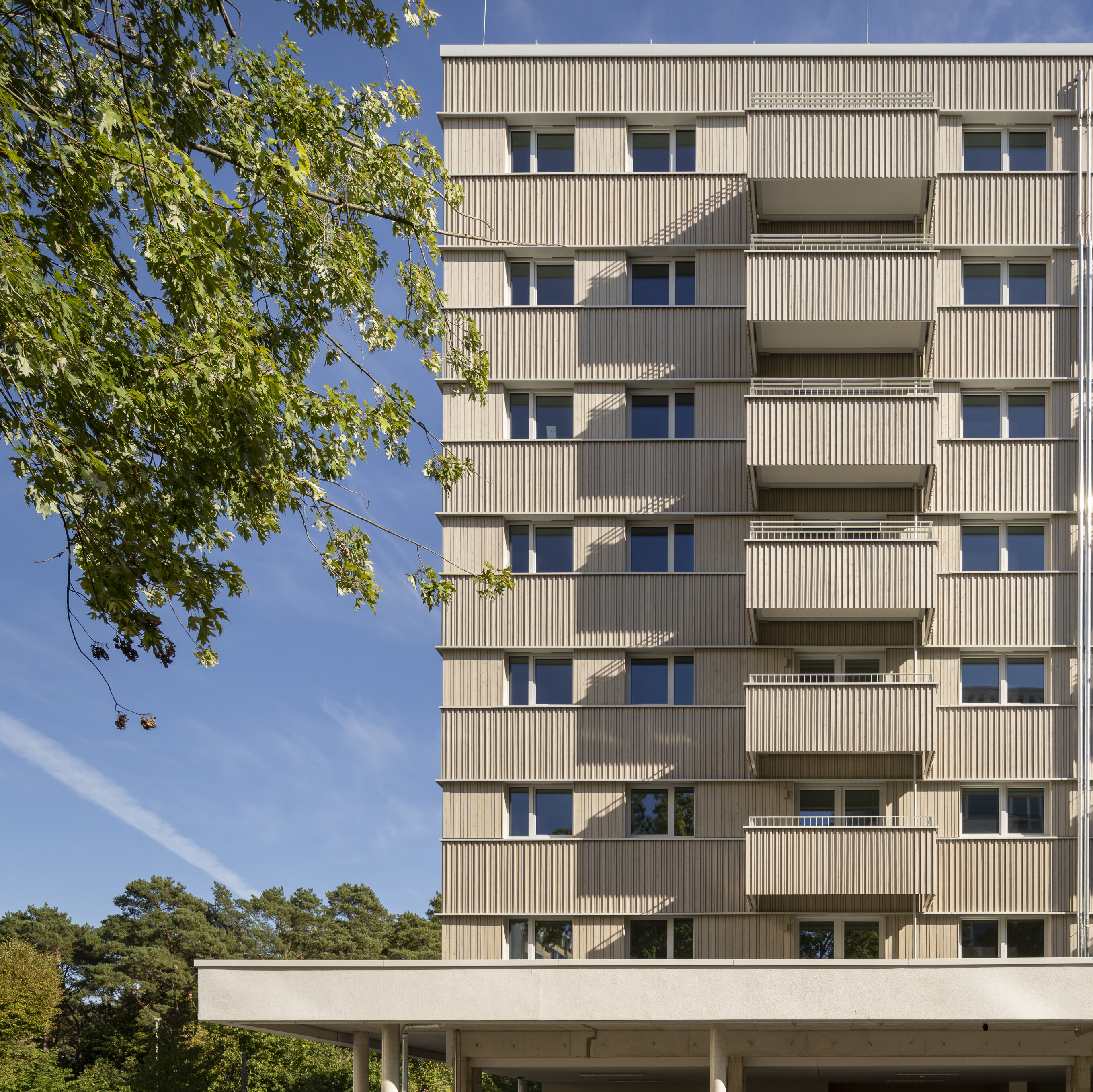 Vorderansicht Klimahaus degewo-Neubau Salvador-Allende-Straße.