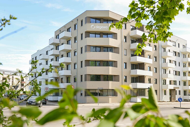Vorderhaus degewo Neubau Joachim-Ringelnatz-Siedlung Cecilienstraße