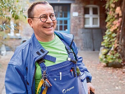 Lachender Hausmeister 