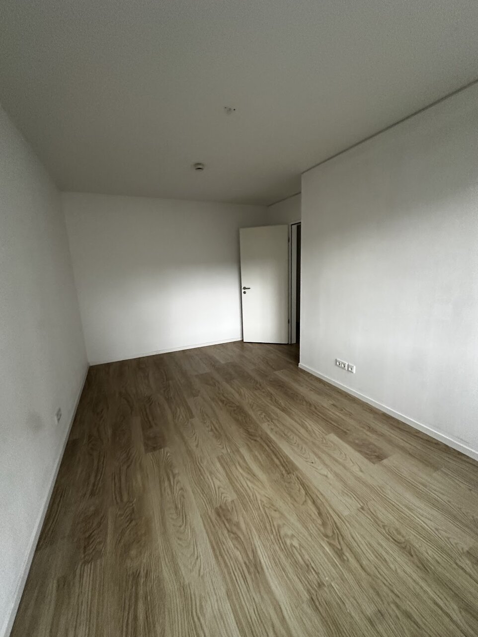 تصویر Neubau - mit Tageslichtbad und Balkon - ohne WBS