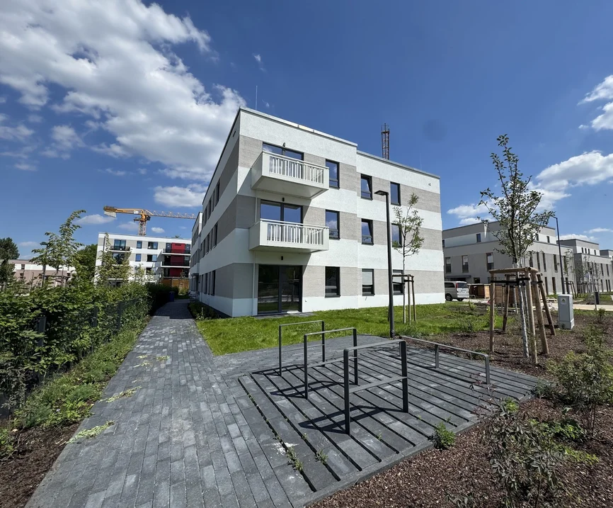 تصویر *Neubau in Altglienicke – modernes Wohnen im Grünen*