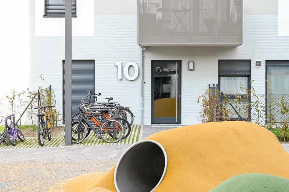 تصویر Neubau - 3 Zimmer mit Balkon