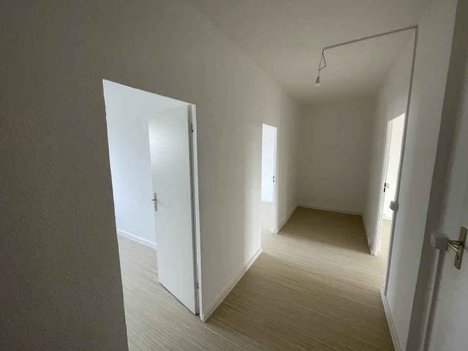 تصویر 3 Zimmer im 5. OG ohne Aufzug!