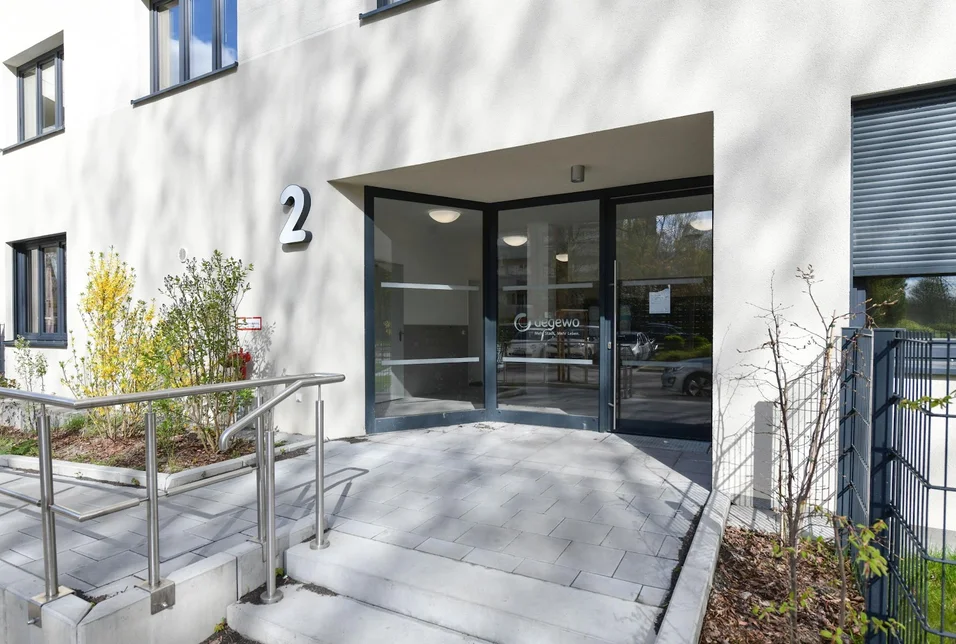 تصویر Neubau Zweitbezug - 3 Zimmer mit Balkon