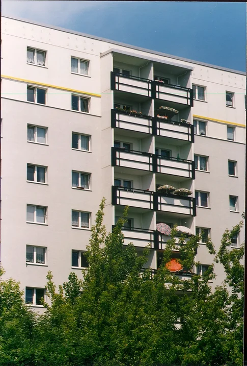 تصویر 1-Zimmer Wohnung in Marzahn Süd mit Balkon und finanzieller Unterstützung für Renovierungsarbeiten