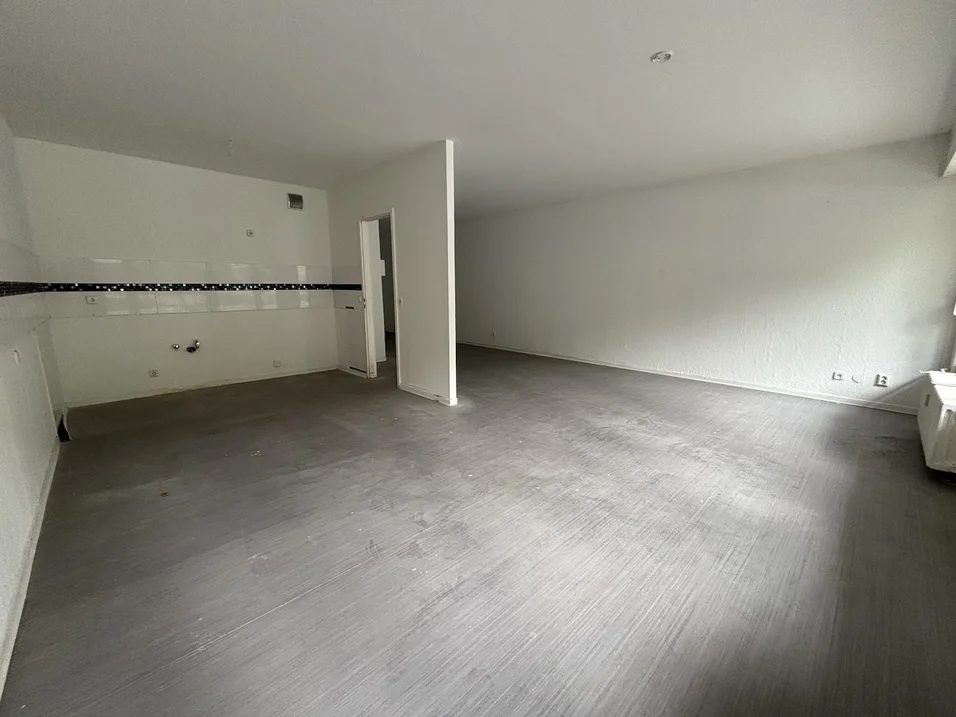 تصویر Große 3-Zimmer-Wohnung im Erdgeschoss