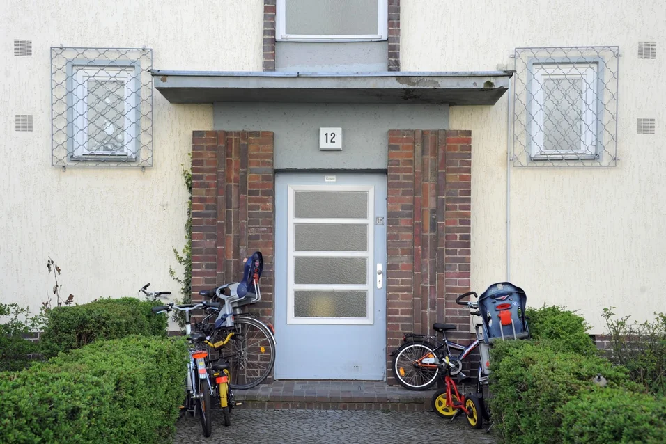 تصویر Helle 3-Zimmerwohnung mit Dielenboden in Lankwitz!