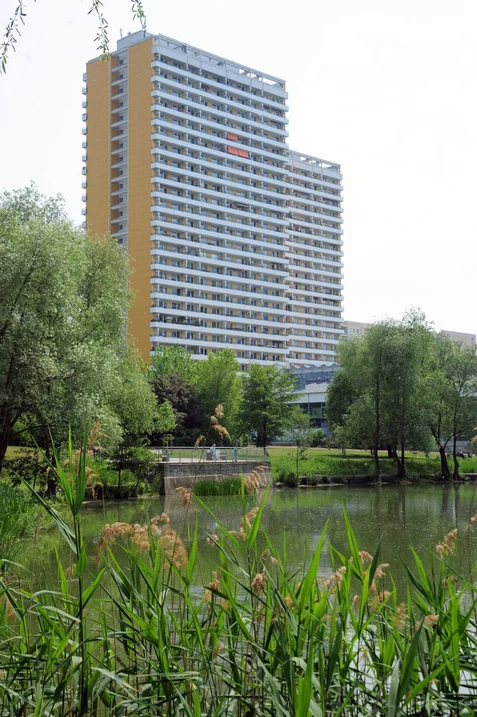 تصویر Wohnung mit Ausblick gesucht! - 3-Zimmer am Helene-Weigel-Platz