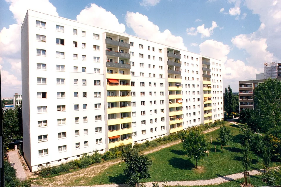تصویر 1-Zimmer Wohnung in Marzahn Süd mit Balkon und finanzieller Unterstützung für Renovierungsarbeiten