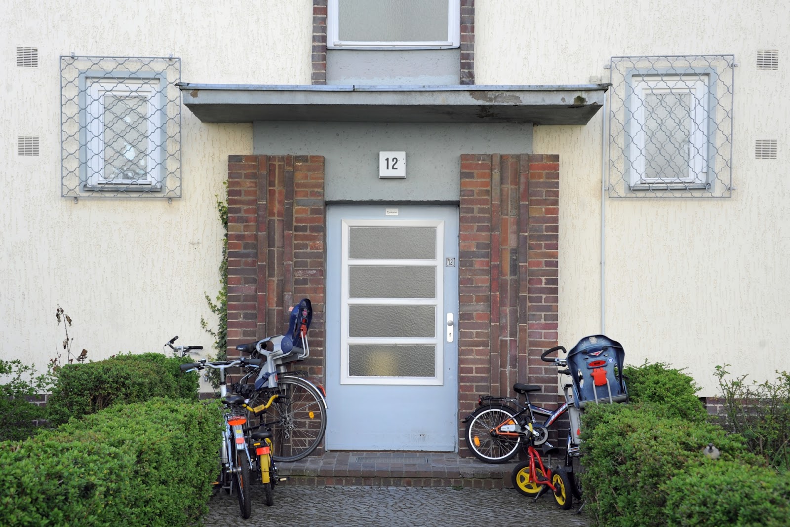 تصویر Helle 3-Zimmerwohnung mit Dielenboden in Lankwitz!