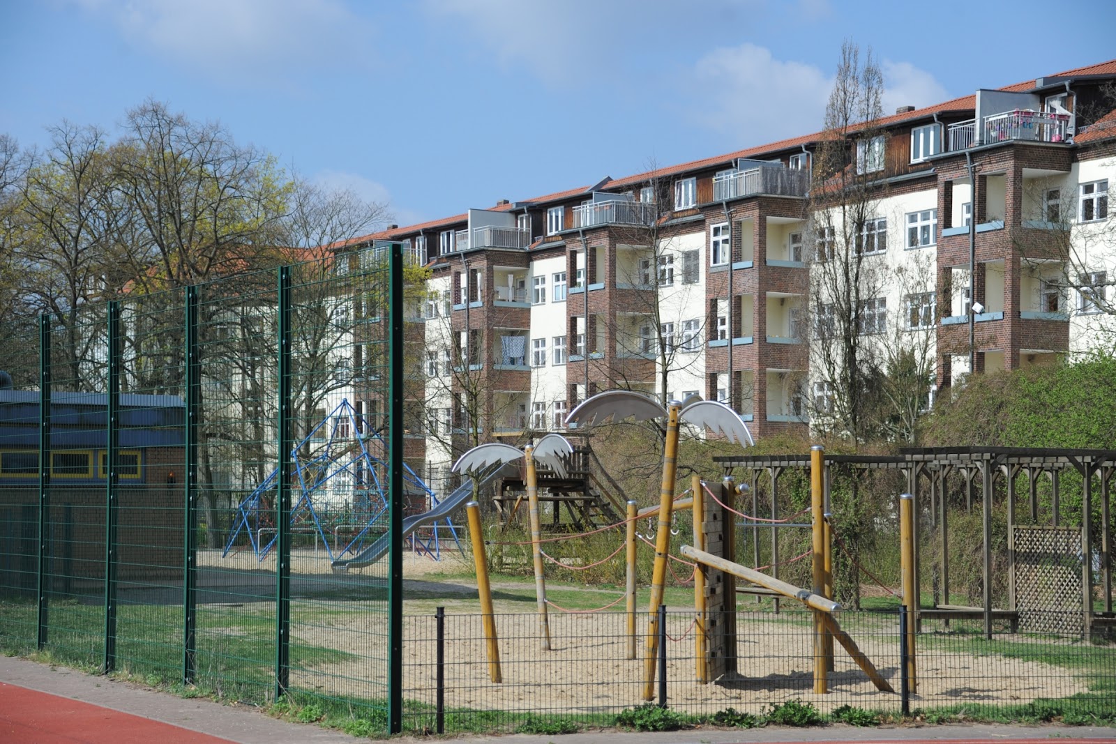 تصویر Helle 3-Zimmerwohnung mit Dielenboden in Lankwitz!