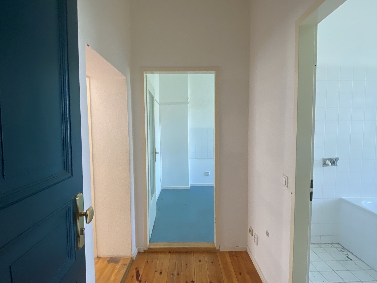 تصویر Altbauwohnung im Soldiner Kiez!