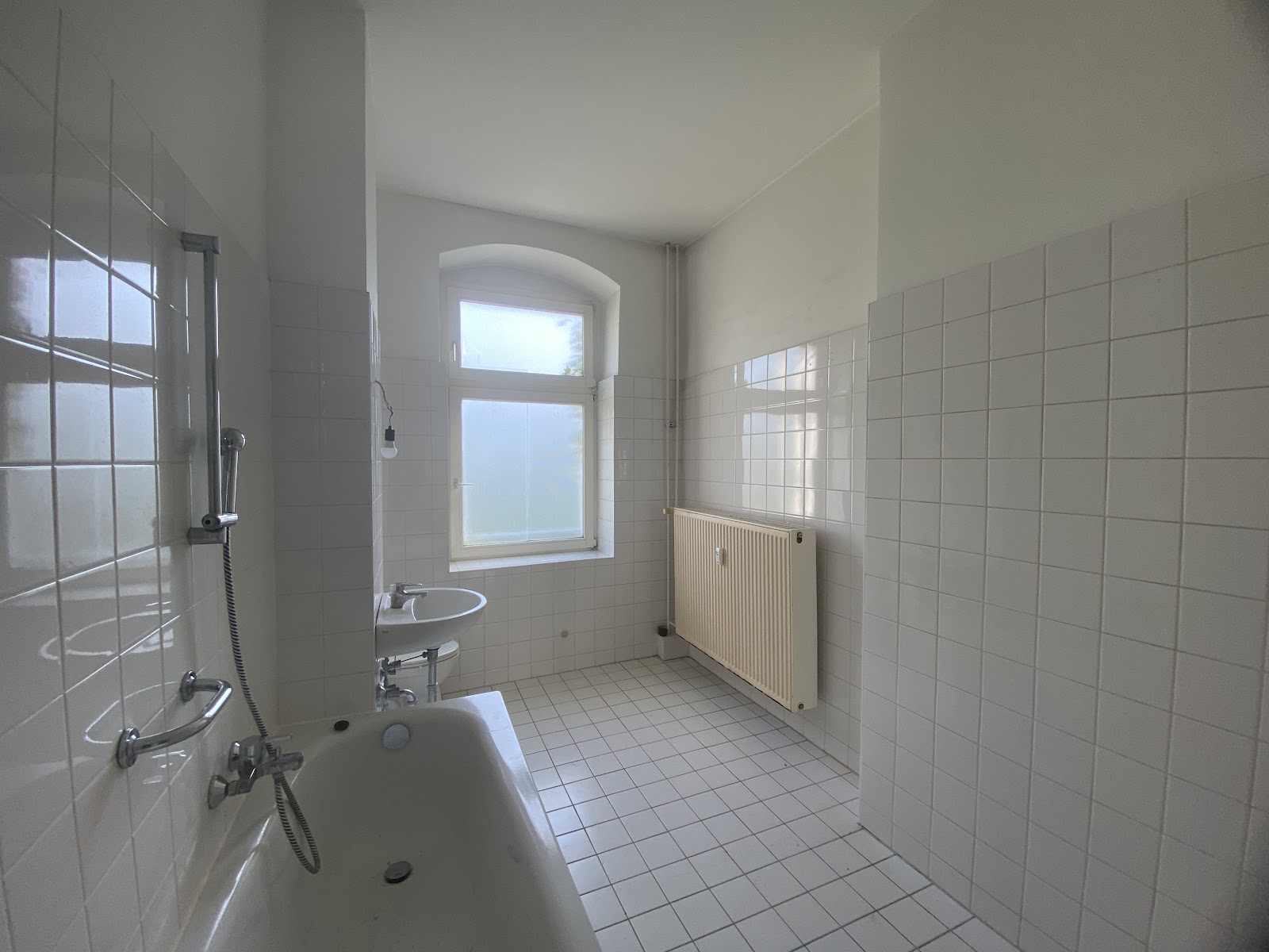 تصویر Altbauwohnung im Soldiner Kiez!