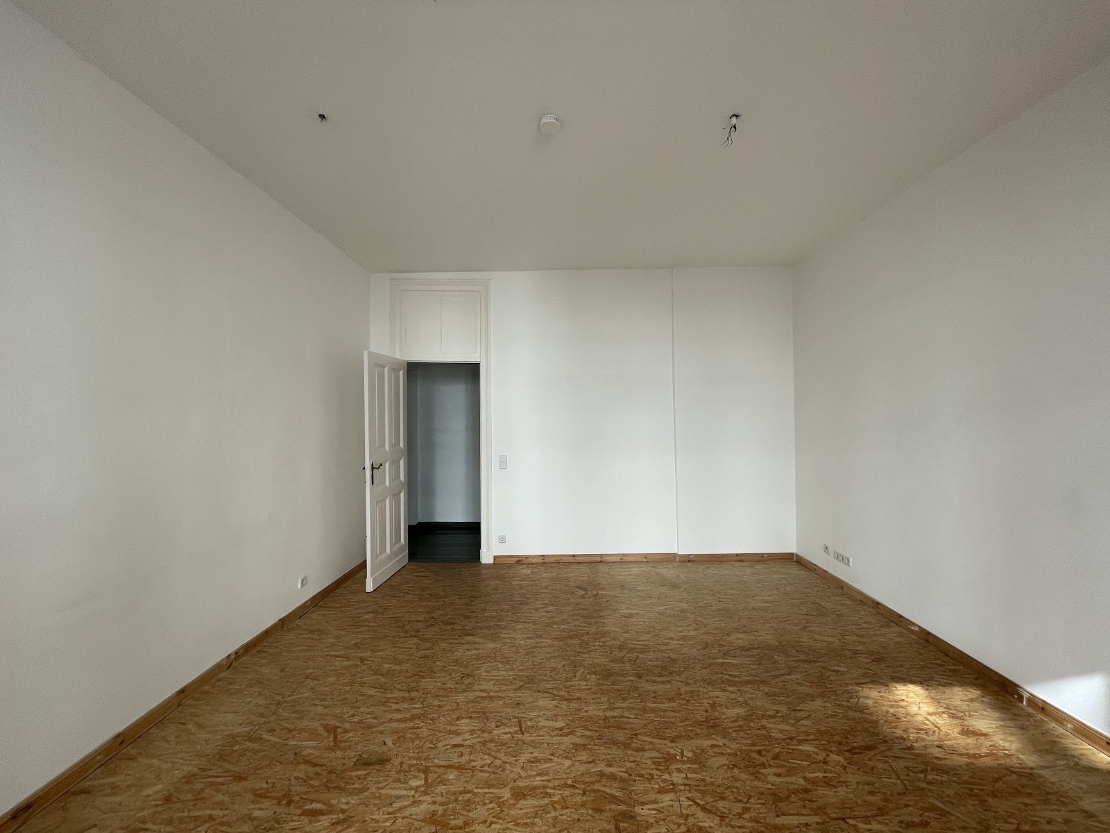 تصویر Teil-sanierte Altbau-Wohnung im angesagten Moabit
