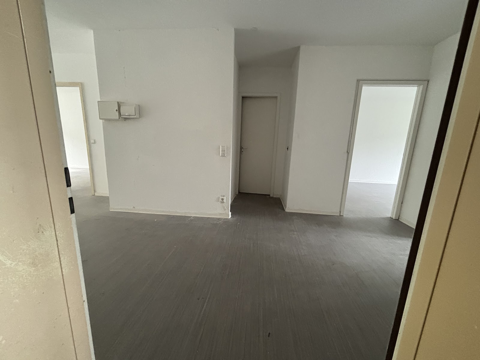 تصویر Große 3-Zimmer-Wohnung im Erdgeschoss