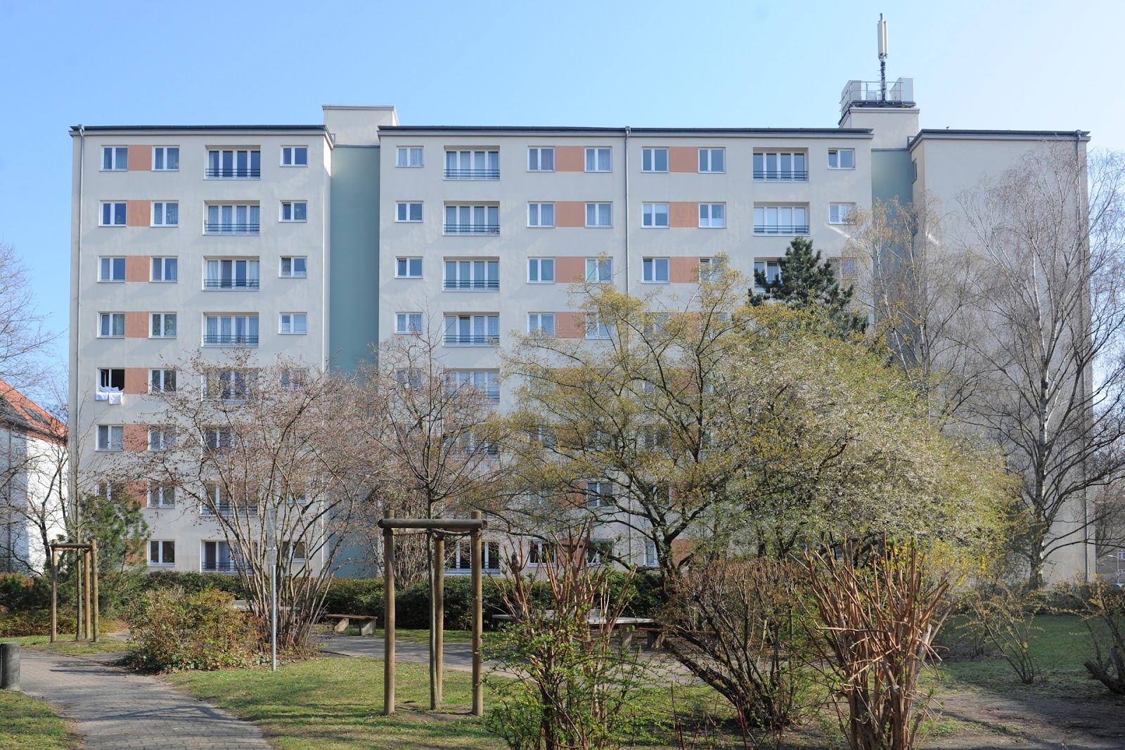 تصویر Kleine 2-Zimmerwohnung ohne Handwaschbecken!