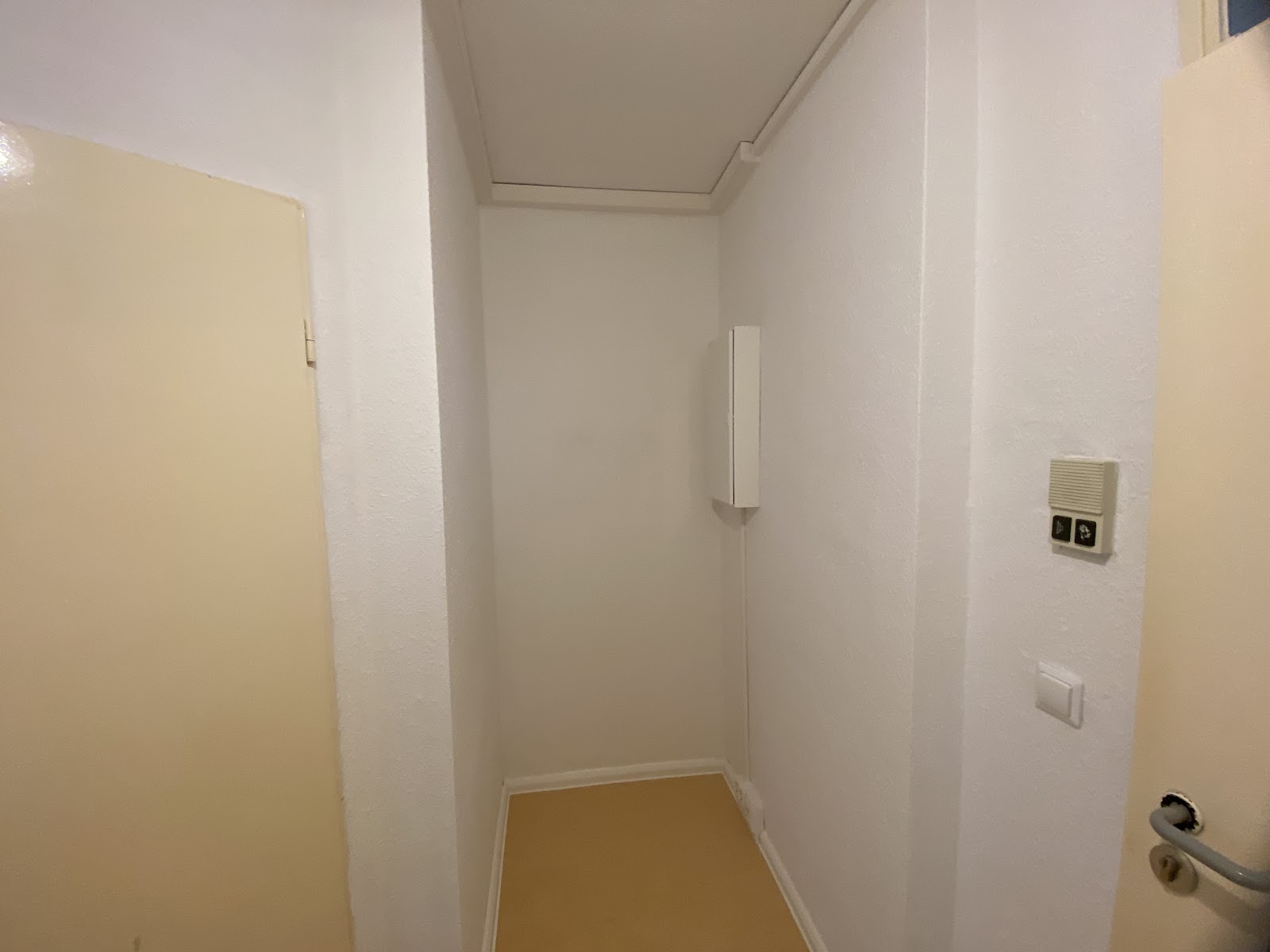 تصویر Seniorenwohnhaus - WBS 100/140 Ältere Menschen erforderlich!