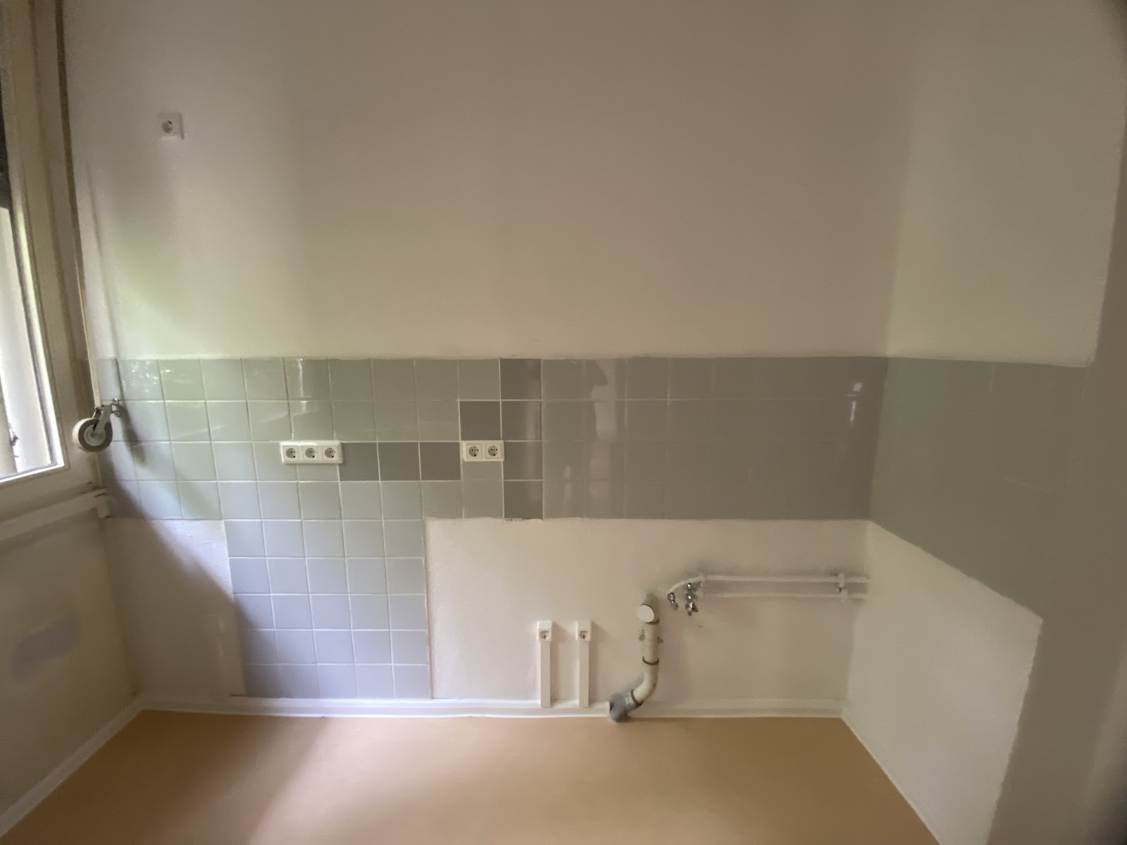 تصویر Seniorenwohnhaus - WBS 100/140 Ältere Menschen erforderlich!