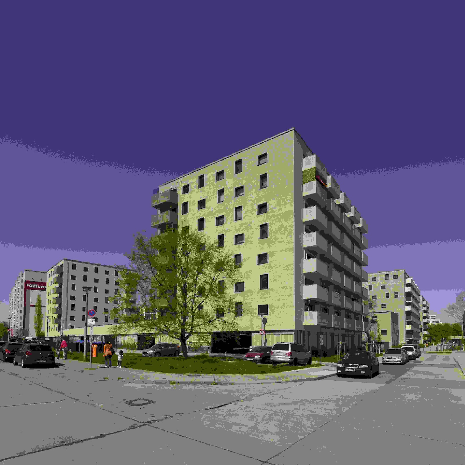 Großer Balkon, Dusche, Abstellraum - Nähe Ahrensfelder Berg