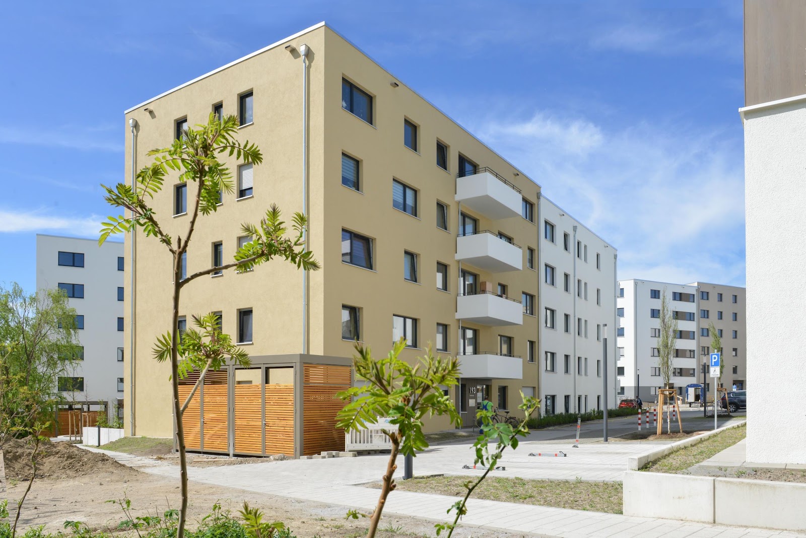 تصویر Großer Balkon - Nähe Gärten der Welt - ohne WBS