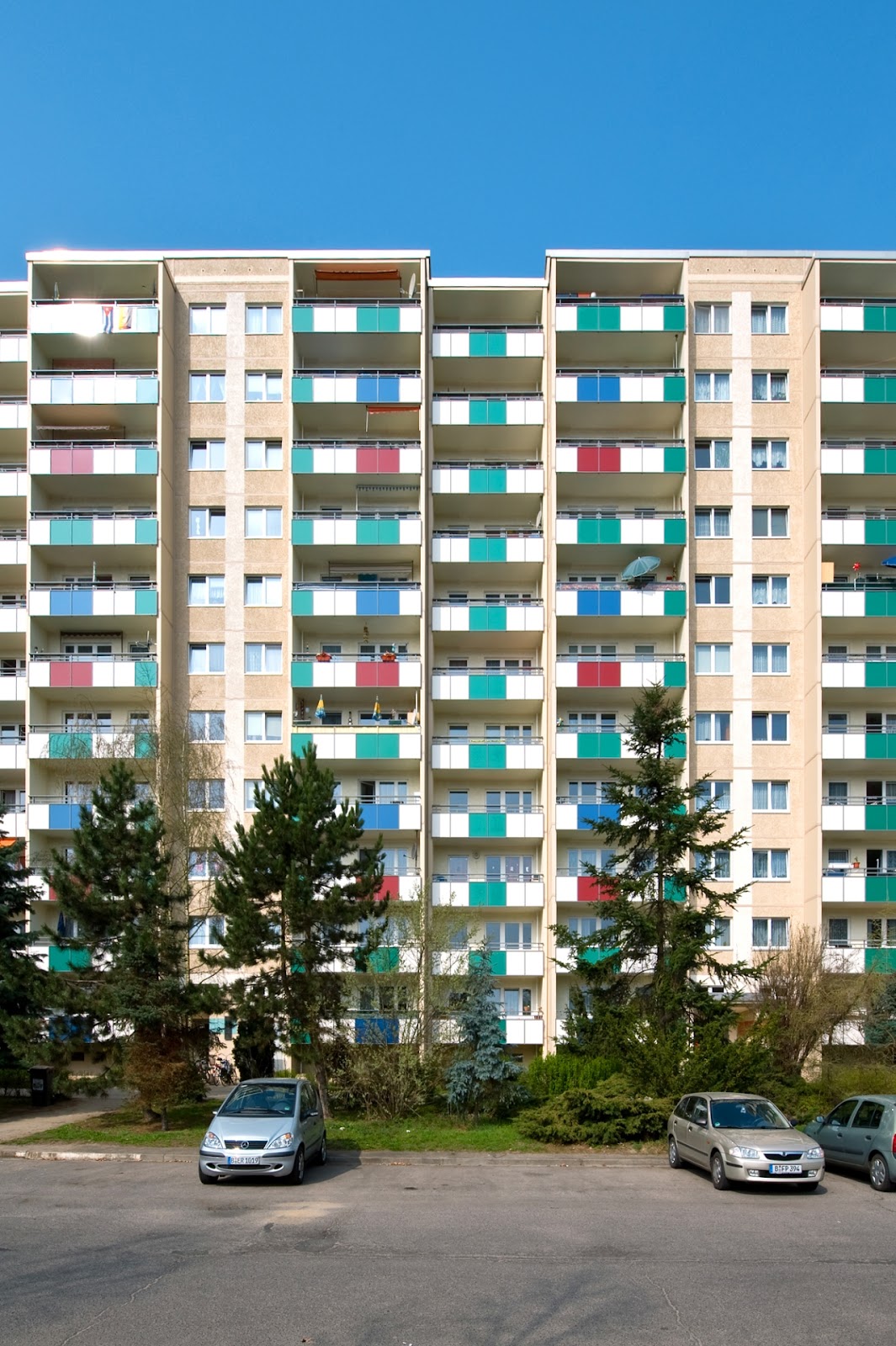 Unweit des Einkauszentrum "Plaza" und des Ärztehauses Mehrower Allee